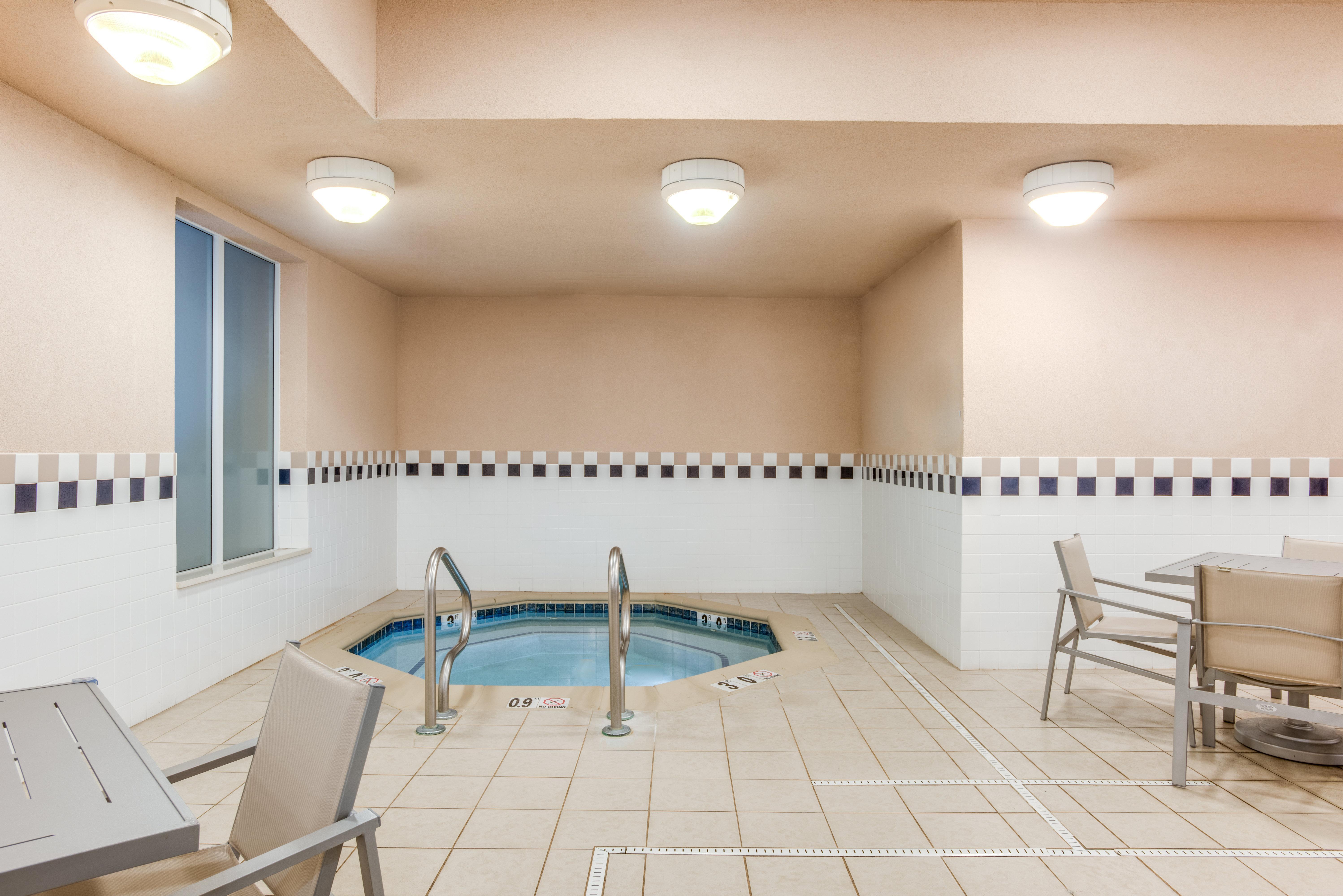 Holiday Inn Express Hotel & Suites Bethlehem By Ihg Exterior foto